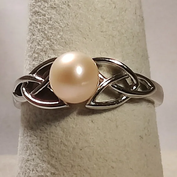Vantel Pearls Time Everlasting Ring - Picture 4 of 7